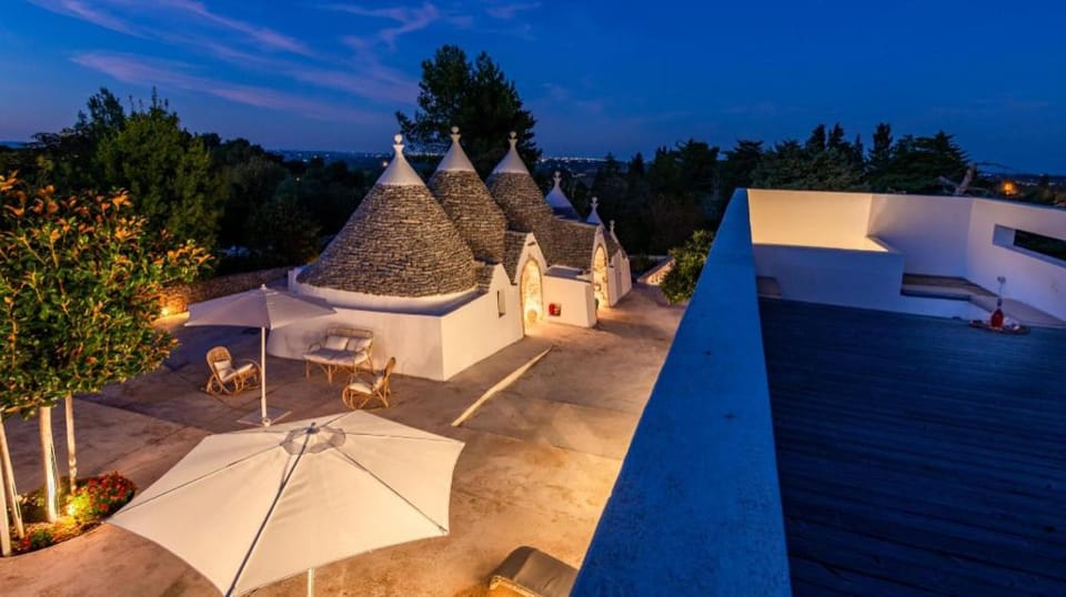 Trullo Santa Pazienza 5+3 Apartment in Province of Taranto