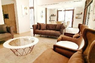 Lagoon & Mountain View Villa Villa in Muscat Governorate, Oman