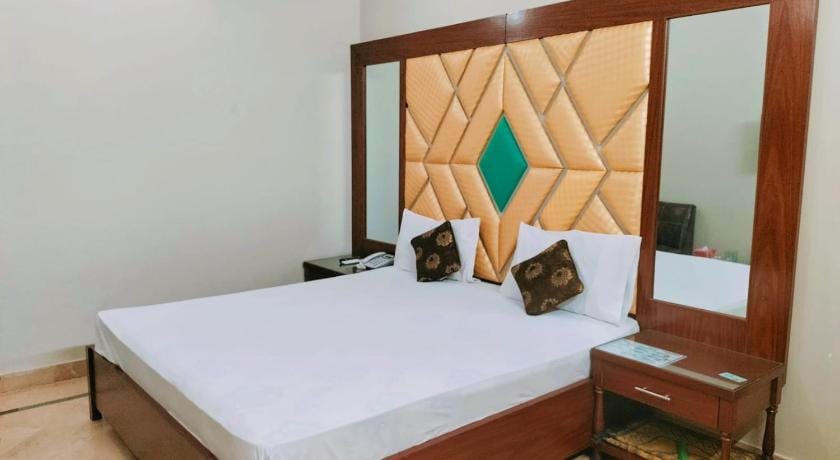 Subhan Palace Guest House Hotel in Karachi