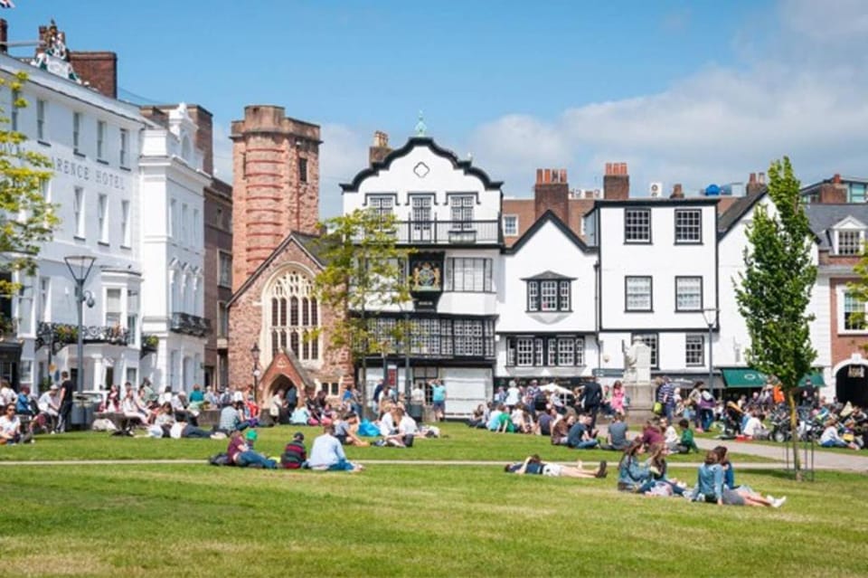 Cathedral View - "Exclusive apartment, on Cathedral Green" Apartment in Exeter
