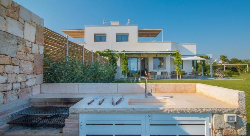TD Villa Ponente Luxury Villa with Sea View Pool Apartment in Apulia
