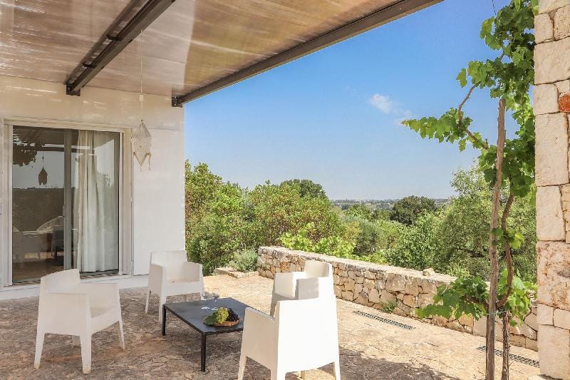 TD Trulli Terralta Panoramic Pool Over Countryside Apartment in Apulia