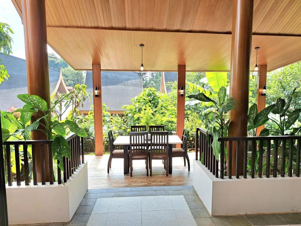THE VICTORIA Luxurious 2BR Villa Vimala Hills Villa in West Java