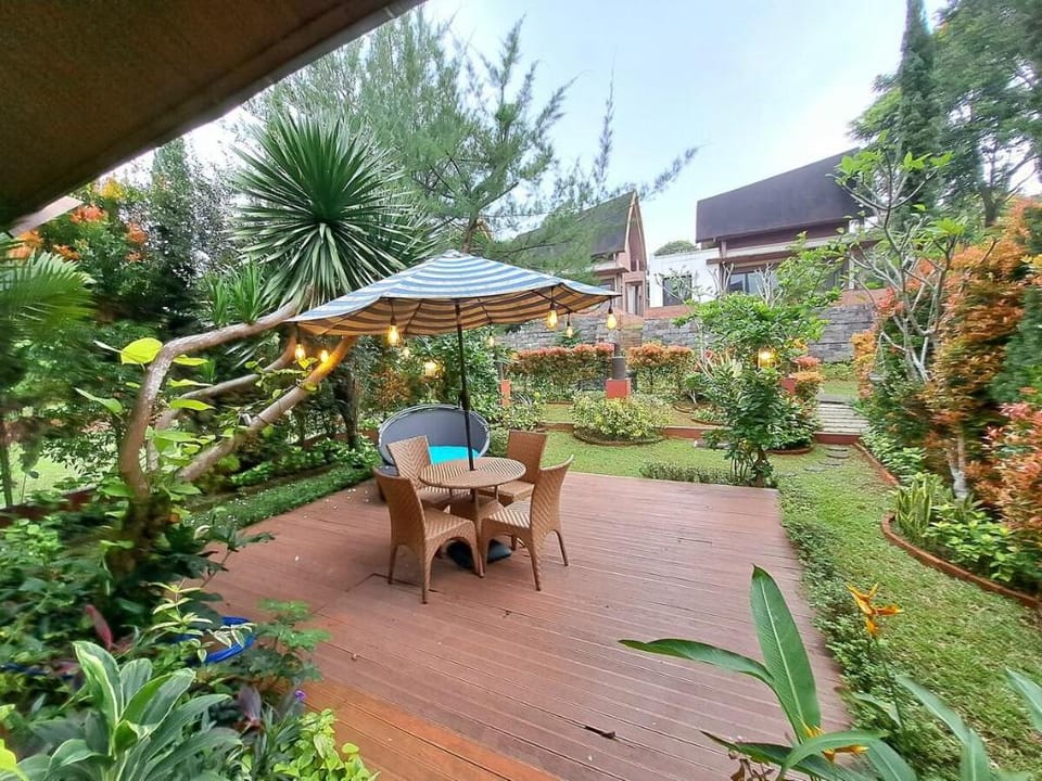THE VARANA 4BR Private Pool Villa Vimala Hills Villa in West Java