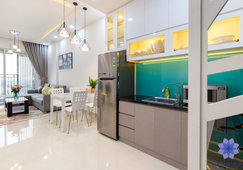 Luxury 2Brs Free Pool Gym Netflix 5Mins To Airport Apartment in Ho Chi Minh City