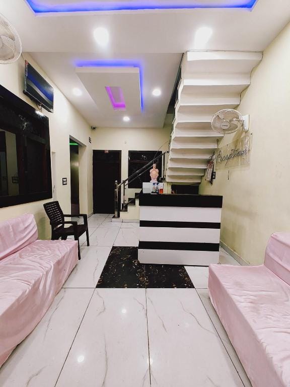 Hotel Khatri Palace Hotel in Uttar Pradesh