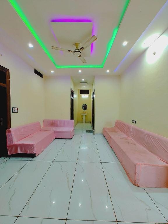 Hotel Khatri Palace Hotel in Uttar Pradesh