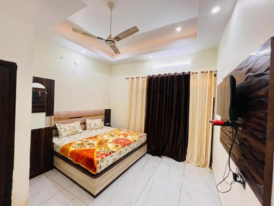 Hotel Khatri Palace Hotel in Uttar Pradesh
