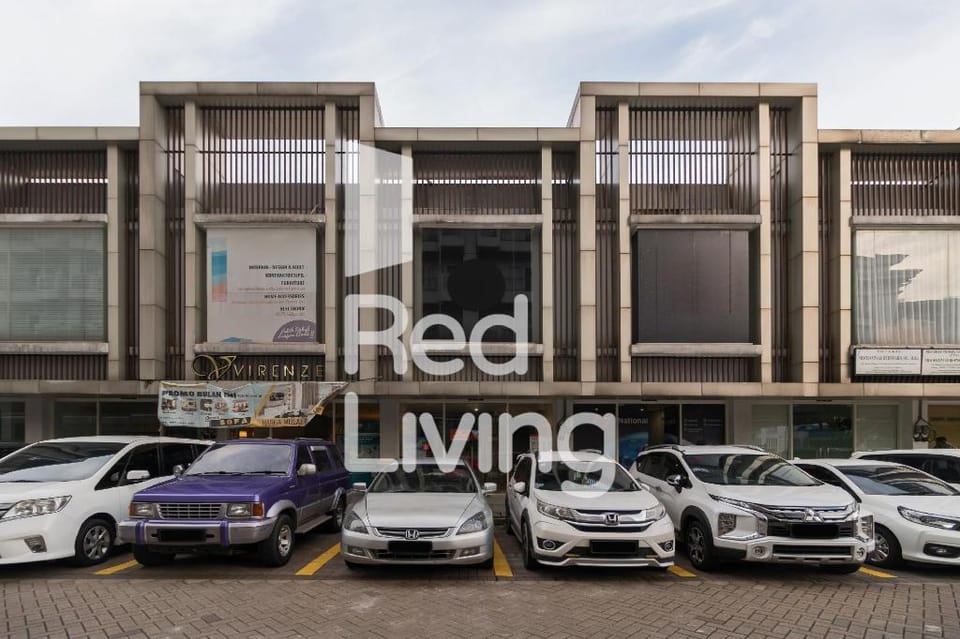 RedLiving Apartemen Sentul Tower - Skyland Hotel in West Java