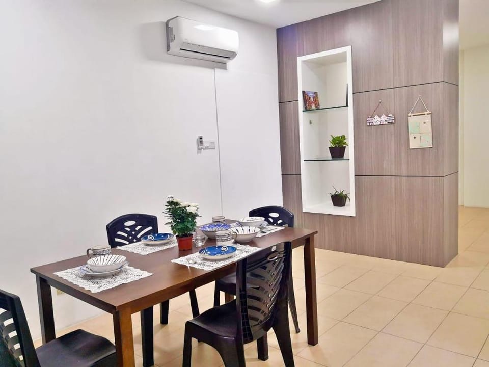 WHOLE UNIT WITH 2 BEDROOMS APARTMENT @ GATEWAY APARTMENT HOTEL Apartment in Kuching