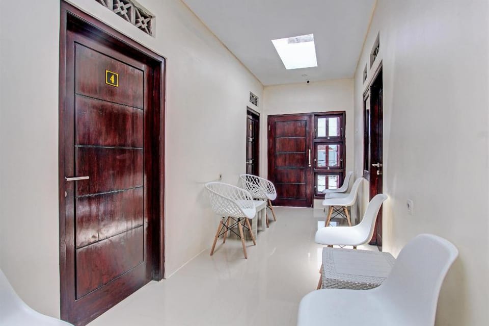 Hotel O Griya Putih Hotel in Special Region of Yogyakarta