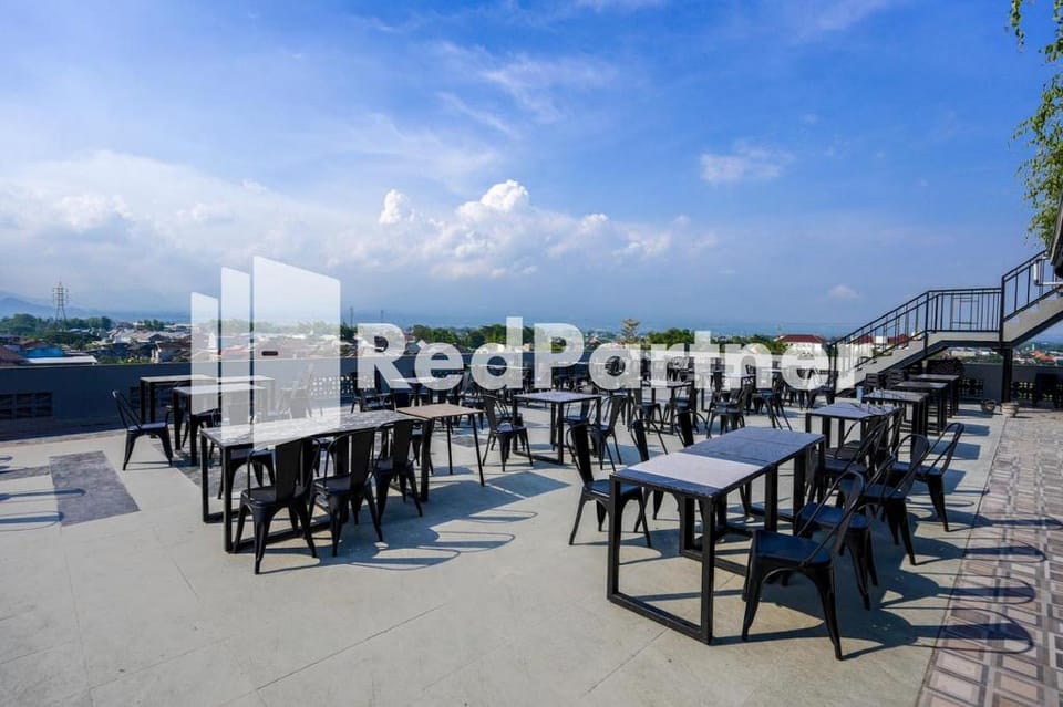 SM Guest House Malang Mitra RedDoorz Hotel in East Java