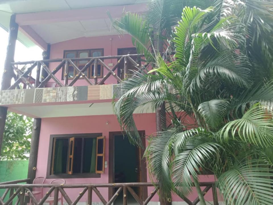 Goroomgo Green Gold Resort Lataguri Hotel in West Bengal