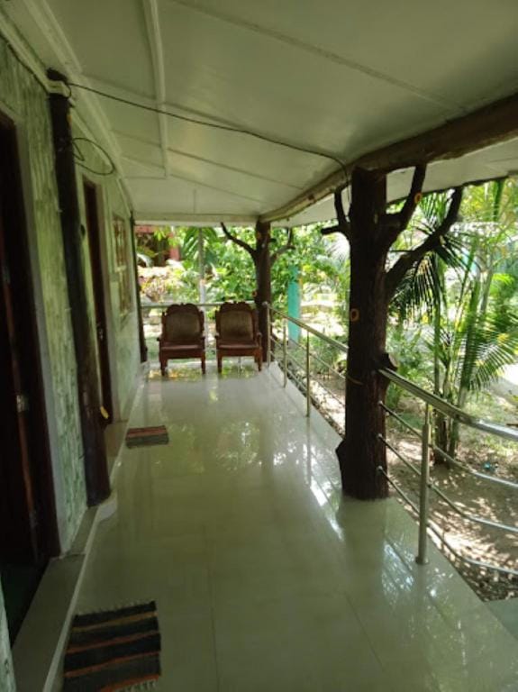 Goroomgo Green Gold Resort Lataguri Hotel in West Bengal