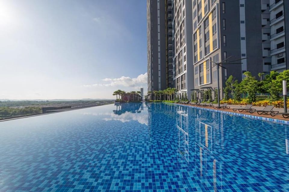 Luxury Loft Suite by Nest Home【Infinity Pool】 Apartment in Johor