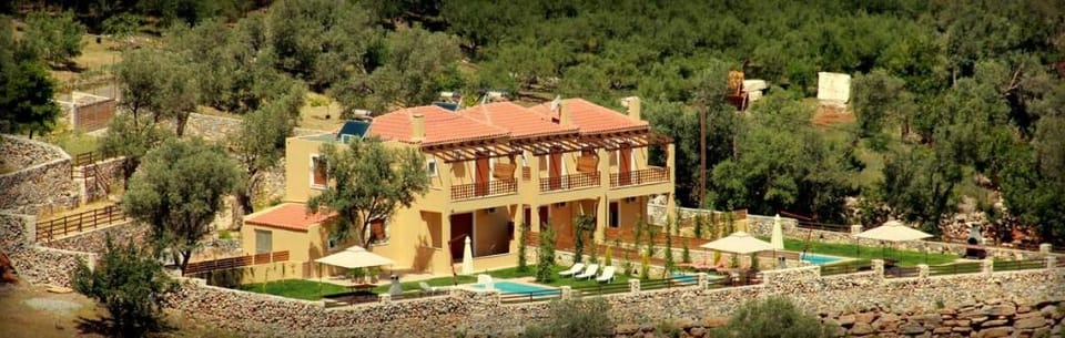 VILLA UPHORIA  with private pool and garden Villa in Crete