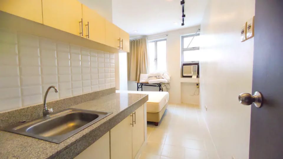 CLEAN AND AFFORDABLE | STUDIO MAKATI 208 Vacation rental in Mandaluyong