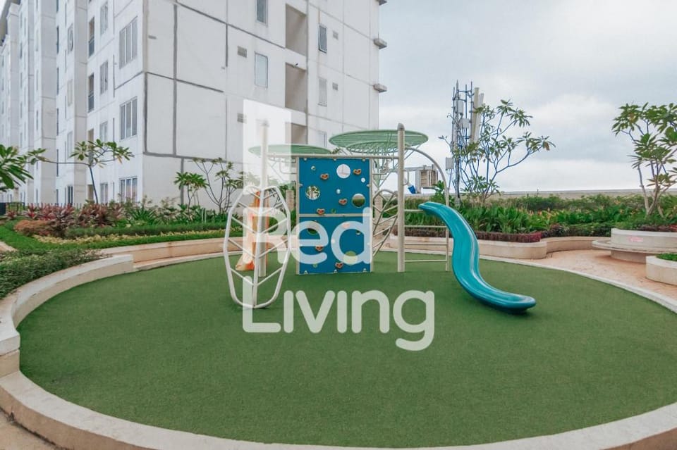 RedLiving Apartemen Bassura City - Vina Tan Tower Flamboyan Hotel in Jakarta