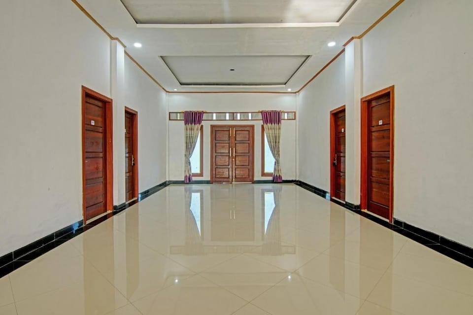 OYO 91852 Prima Guesthouse Syariah Hotel in Padang
