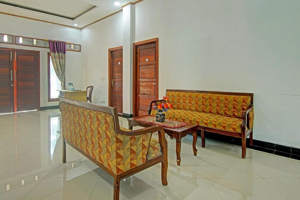 OYO 91852 Prima Guesthouse Syariah Hotel in Padang