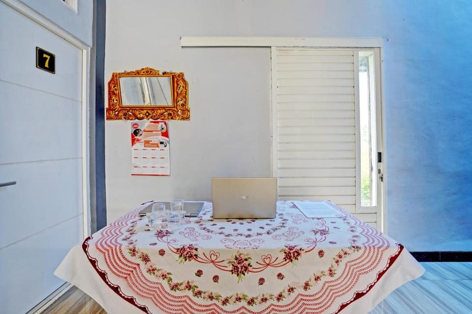 OYO Life 91866 Paradise Ok Kost Syariah Hotel in East Java