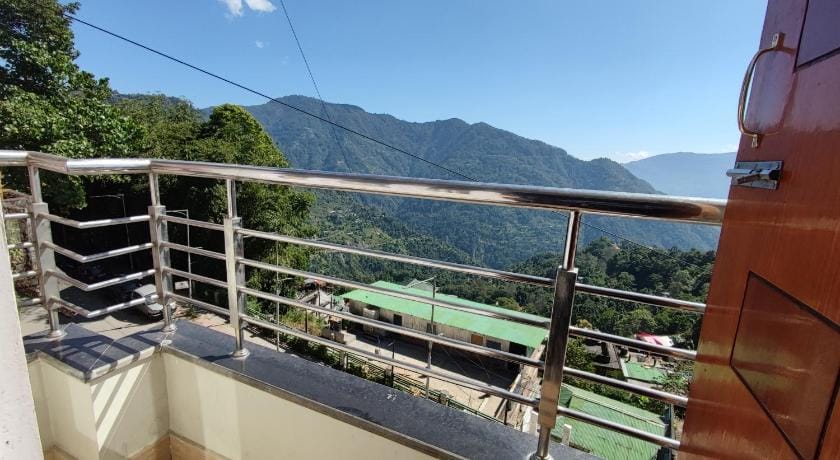 Hotel La Casa Bed and Breakfast in West Bengal