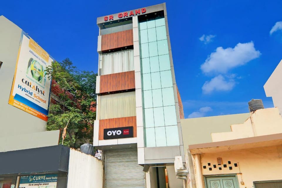 Super Hotel O Sr Grand Hotel in Uttar Pradesh