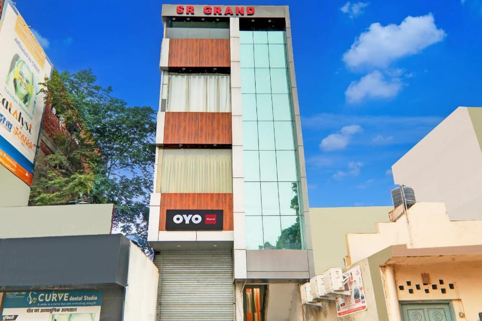 Super Hotel O Sr Grand Hotel in Uttar Pradesh