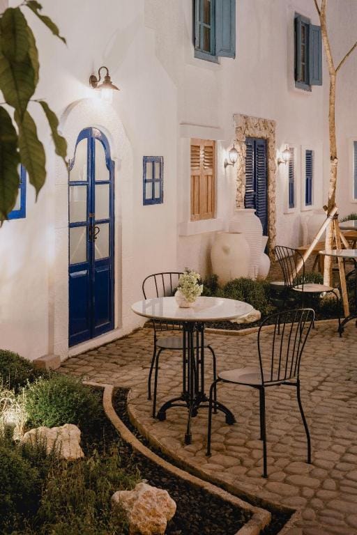 Little Mykonos Bed and Breakfast in Bandung
