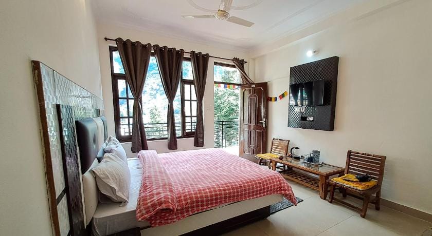 Mountain Vista Bed and Breakfast in Punjab, India