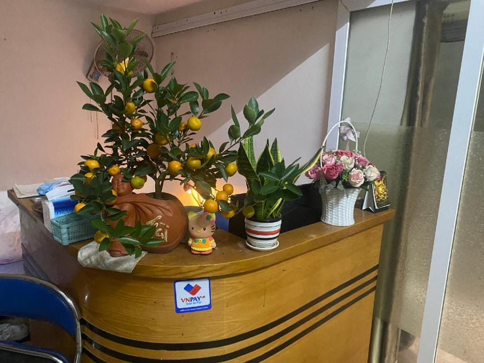 Nam Cường Motel - Phòng đơn có cửa sổ thoáng mát khép kín - Thang máy Bed and Breakfast in Hanoi