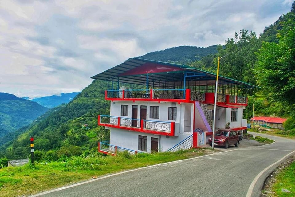CHOPTA HEAVENS Hotel in Uttarakhand