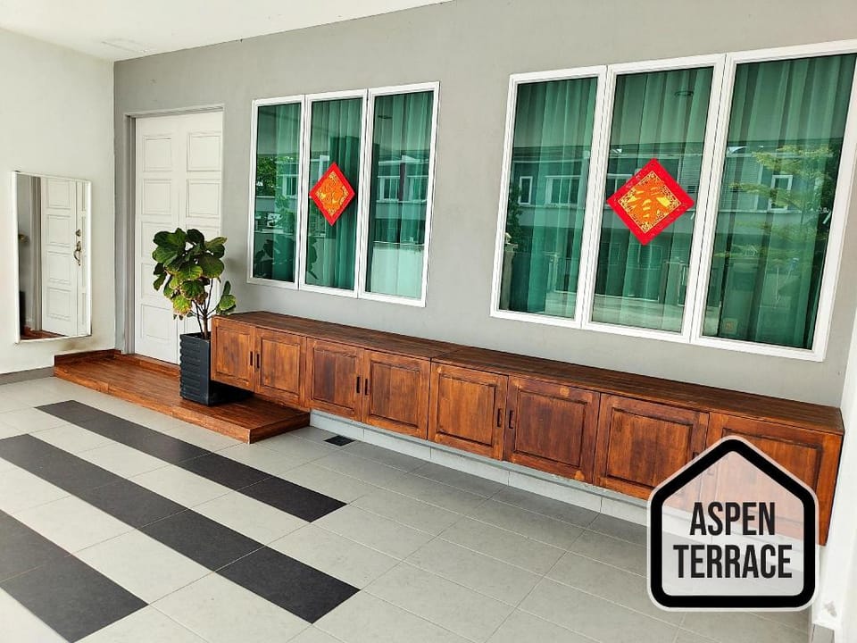 Aspen Terrace - Classy Homestay 3 Rooms, 4 Baths Vacation rental in Perak