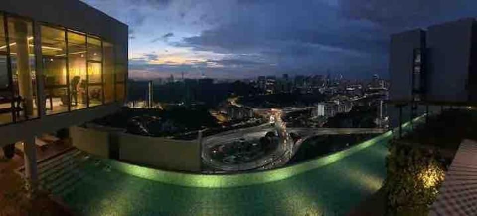 Millerz Suite 3R2B Condo Near MidValley 3 Beds 3 Bedrooms Staycation Best Choice Apartment in Federal Territory of Kuala Lumpur