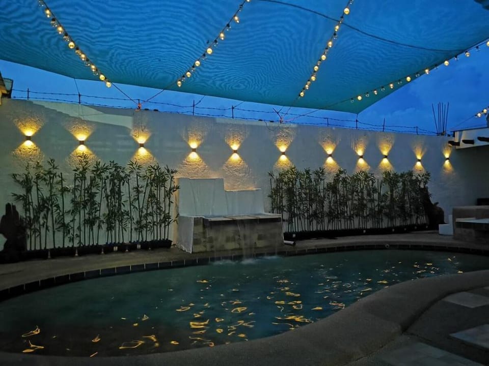 Cozy 2-BR Natural Hotspring Resort w/ Jacuzzi Villa in Calabarzon