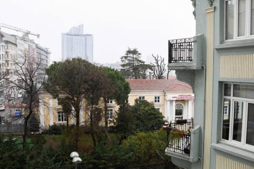 the Best inTown/ Spectacular View, AC, BA Deniz Apartment in Istanbul