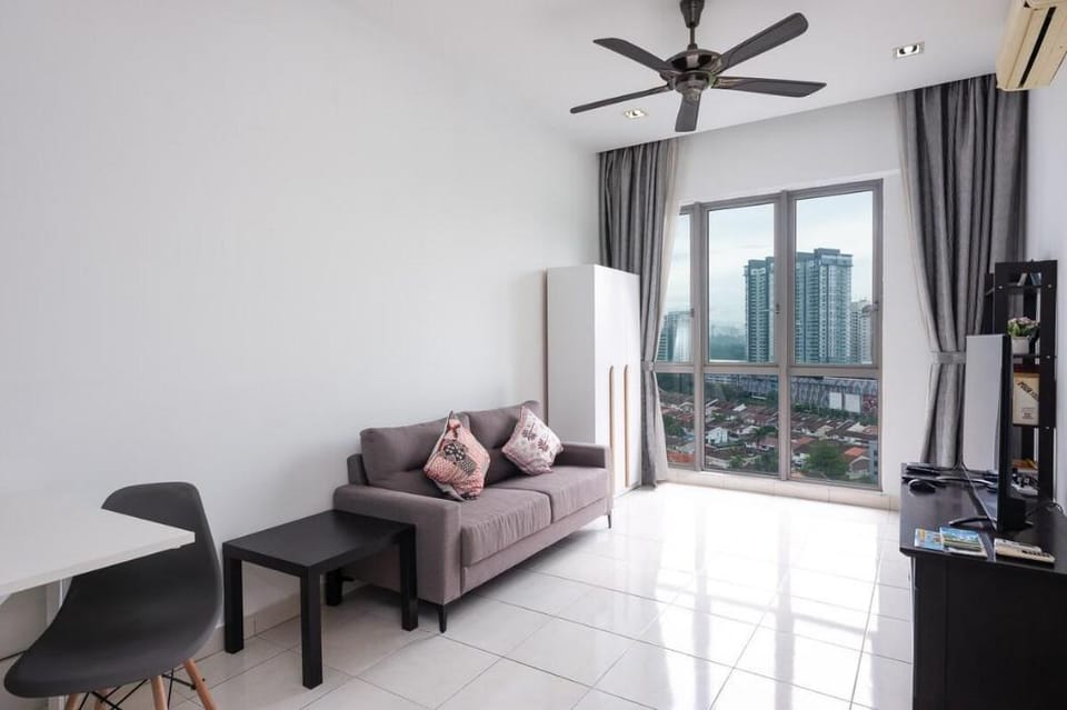 Zamrud @ MyRehat Tropics 2 Bedroom with Pool View  Vacation rental in Petaling Jaya