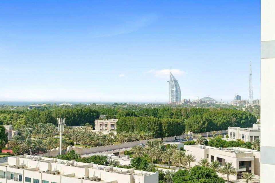 Spacious Lux 2BR Apartment w/ Balcony | near Beach Vacation rental in Dubai