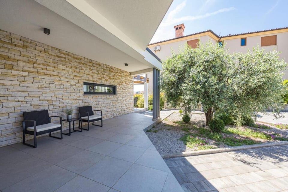 Villa Val Di Bora ~ Luxus ~ Pool ~ Meerblick Villa in Medulin