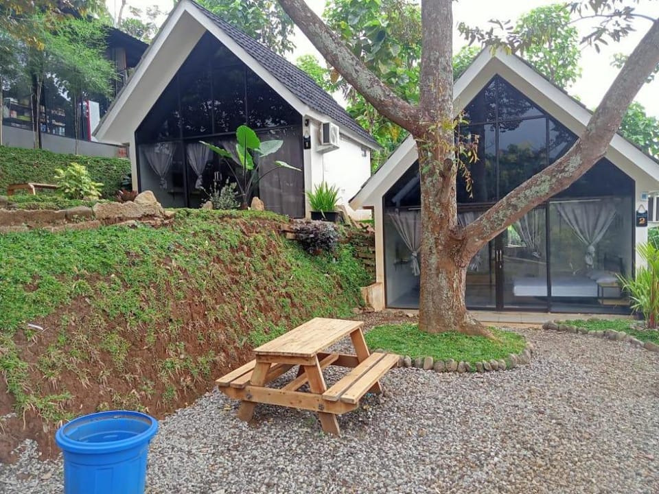 Villa Anjasmoro Wonosalam (Jombang, Jawa Timur) Villa in East Java