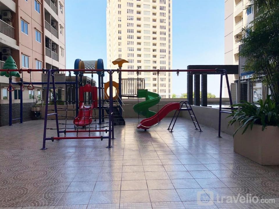Homey 2BR Puncak Bukit Golf Surabaya By Travelio Apartment in Surabaya