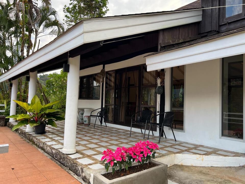 Baan Khun Waew Rimdoi Super Cozy Guesthouse Villa in Thailand
