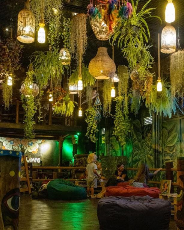 Unwind Restaurant & Hostel Hotel in Negombo
