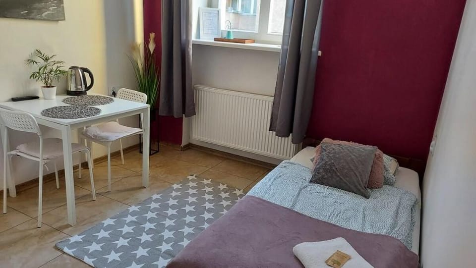 Pokój 1-osobowy z prywatną łazienką Vacation rental in Warsaw