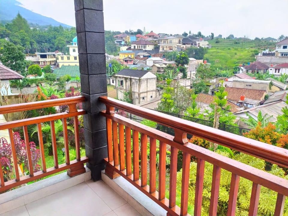 Villa Puncak Bogor Bersih dan Mewah Villa in West Java