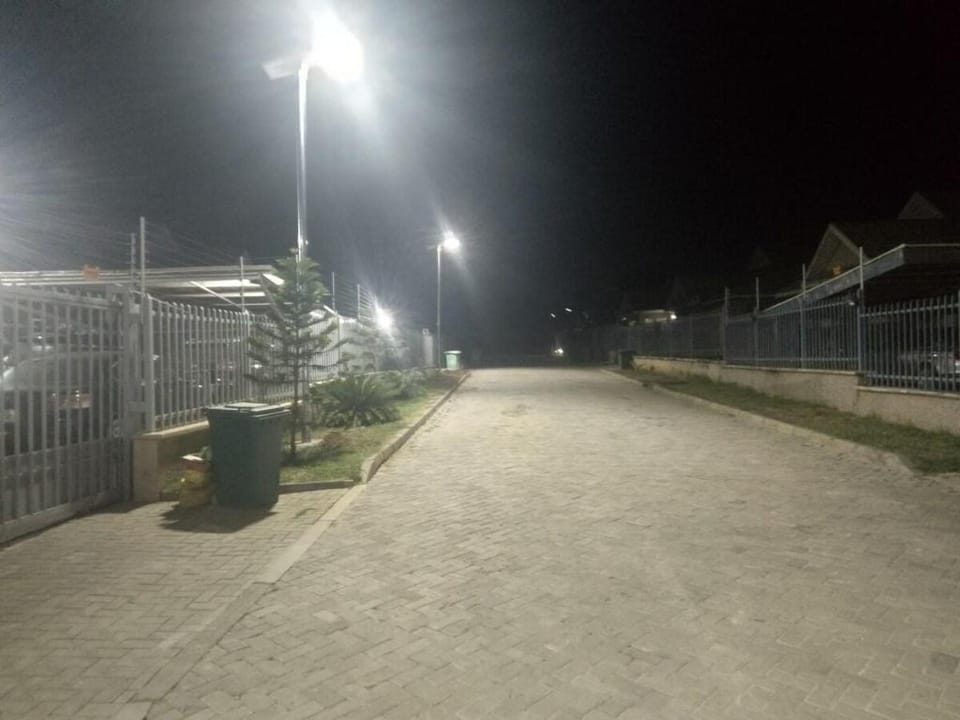 Cozy home near Airport road Lugbe Vacation rental in Abuja