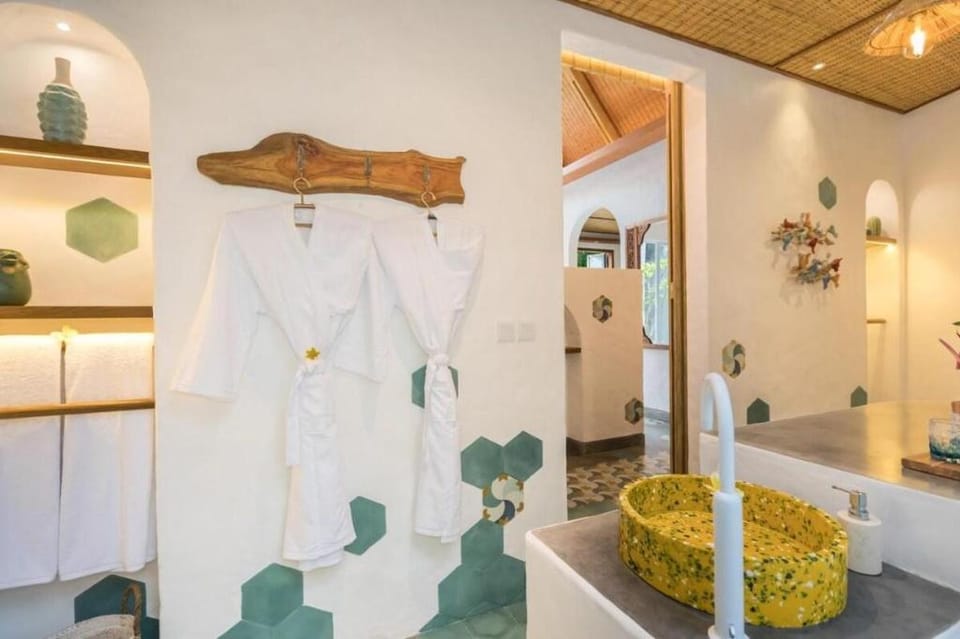 Stylish Mediterranean 3BR Private Villa in Canggu Villa in North Kuta