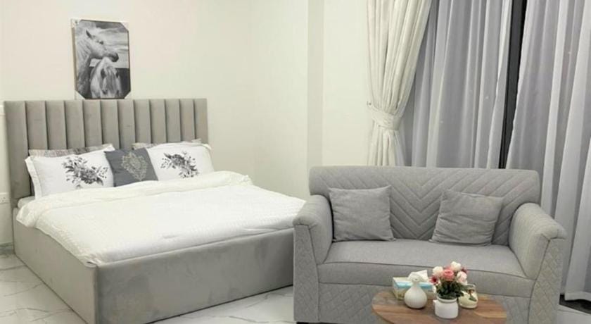 Amazing Studio in Al Majan Apartment in Dubai