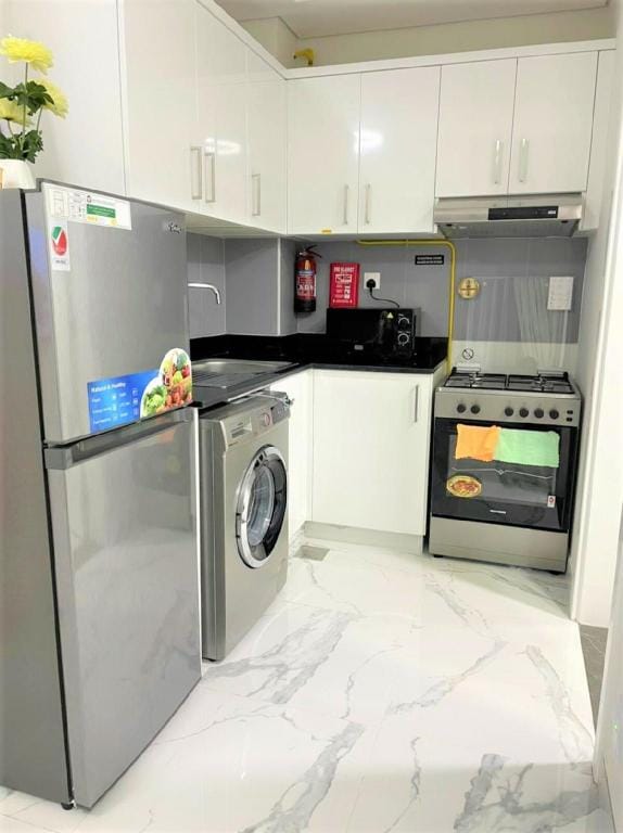 Amazing Studio in Al Majan Apartment in Dubai