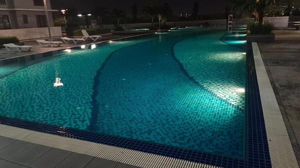 Paradigm Mall/Android Tv/Netflix✨1 bedroom 17-02 Apartment in Johor Bahru